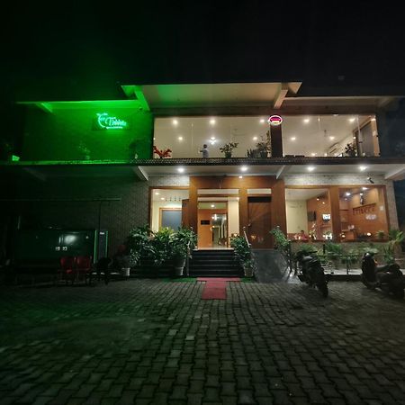 Tierra Hotel Cum Restaurant Kāziranga Exterior foto